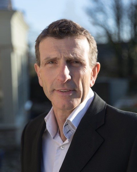 Dr Steve Bull
